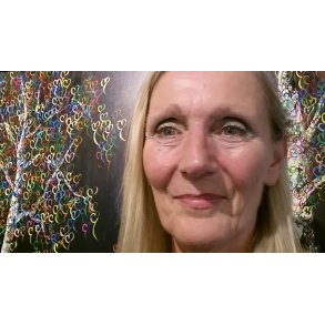 Md kunstneren, der lige nu er i Danmark